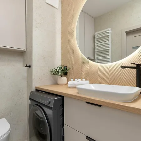 Stylowy Z Balkonem Parkingiem Oraz Dostepem Do Silowni By Renters